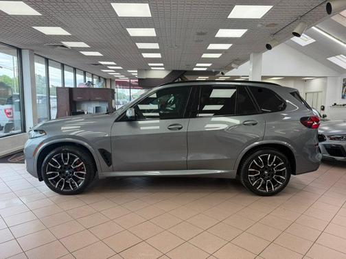 Skyscraper Grey Metallic 2024 BMW X5 xDrive40i Sports Activity Vehicle