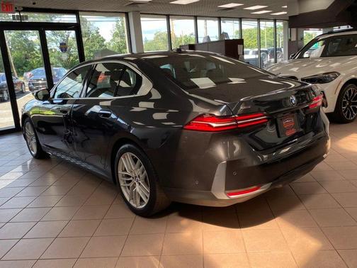 Dark Graphite Metallic 2024 BMW 530 530i xDrive Sedan