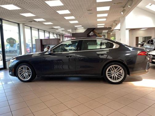 Dark Graphite Metallic 2024 BMW 530 530i xDrive Sedan