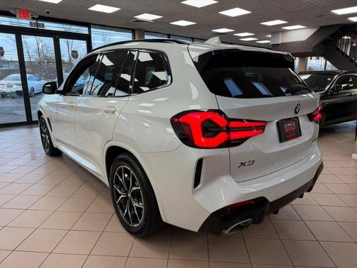 Mineral White Metallic 2024 BMW X3 xDrive30i