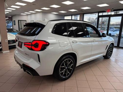 Mineral White Metallic 2024 BMW X3 xDrive30i
