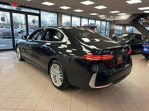 2024 BMW 530 530i xDrive Sedan