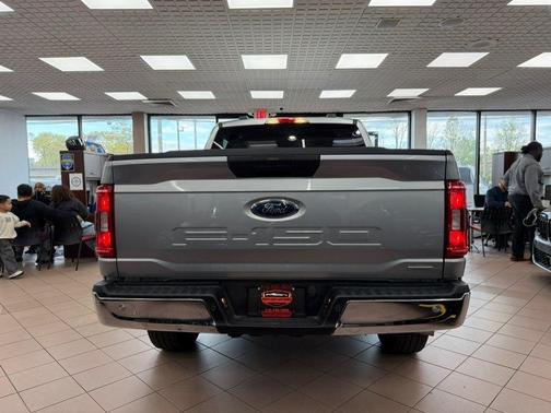 Iconic Silver Metallic 2023 Ford F-150 XLT