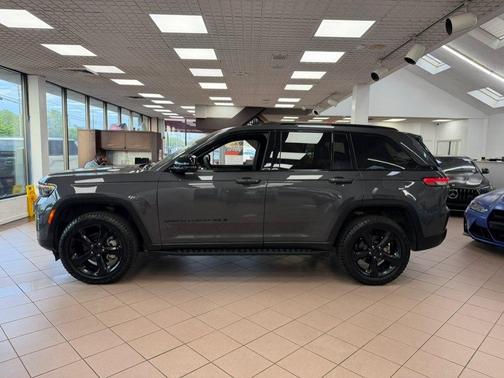 Baltic Gray Metallic Clearcoat 2024 Jeep Grand Cherokee Limited