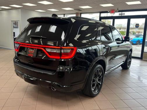 DB Black Clearcoat 2023 Dodge Durango GT Premium AWD