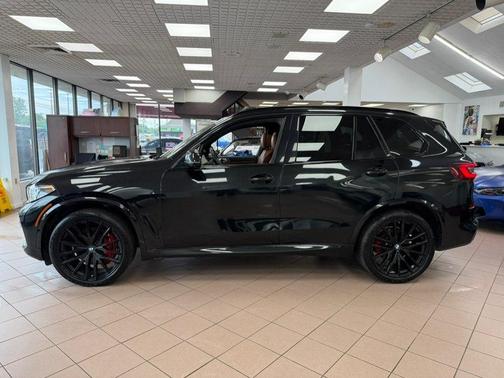 Black Sapphire Metallic 2022 BMW X5 xDrive40i Sports Activity Vehicle