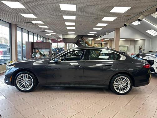Dark Graphite Metallic 2024 BMW 530 530i xDrive Sedan
