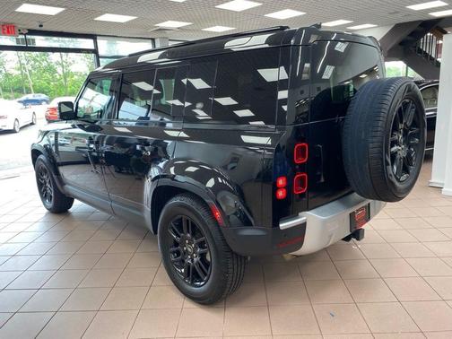Santorini Black Metallic 2024 Land Rover Defender 110 P300 S