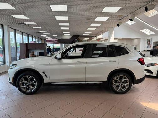 Mineral White Metallic 2022 BMW X3 xDrive30i