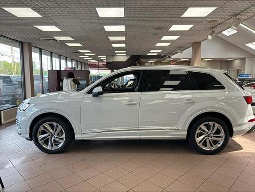 2021 Audi Q7 55 Premium Plus