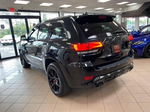 Diamond Black Crystal Pearl 2020 Jeep Grand Cherokee SRT