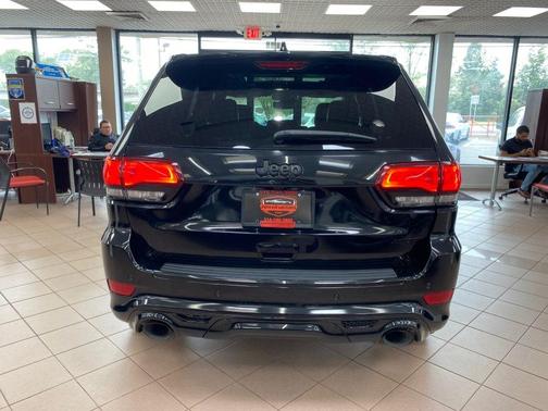 Diamond Black Crystal Pearl 2020 Jeep Grand Cherokee SRT