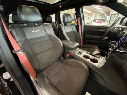 Diamond Black Crystal Pearl 2020 Jeep Grand Cherokee SRT