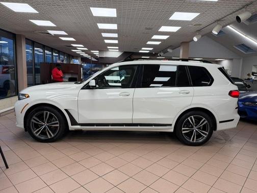 Alpine White 2021 BMW X7 xDrive40i