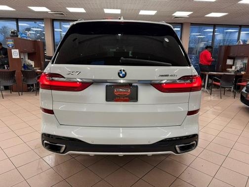 Alpine White 2021 BMW X7 xDrive40i
