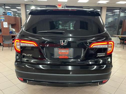 Crystal Black Pearl 2022 Honda Pilot Special Edition