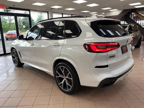 Mineral White Metallic 2022 BMW X5 xDrive40i Sports Activity Vehicle