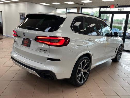 Mineral White Metallic 2022 BMW X5 xDrive40i Sports Activity Vehicle
