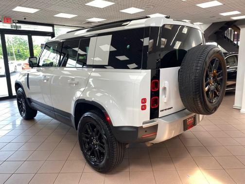 Fuji White 2025 Land Rover Defender 110 P300 S