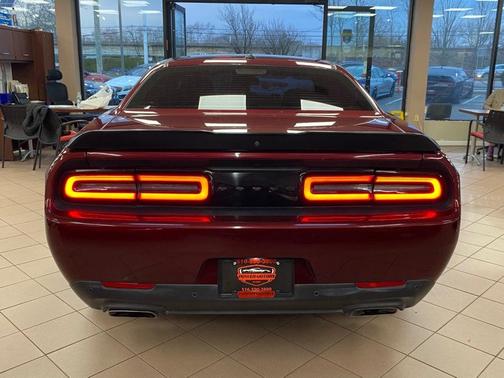 Octane Red Pearlcoat 2022 Dodge Challenger R/T