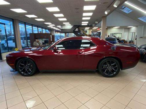 Octane Red Pearlcoat 2022 Dodge Challenger R/T