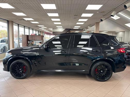 Black Sapphire Metallic 2021 BMW X5 M Base