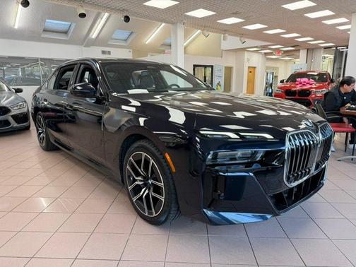 Carbon Black Metallic 2025 BMW 740 740i xDrive Sedan