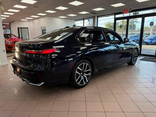 Carbon Black Metallic 2025 BMW 740 740i xDrive Sedan