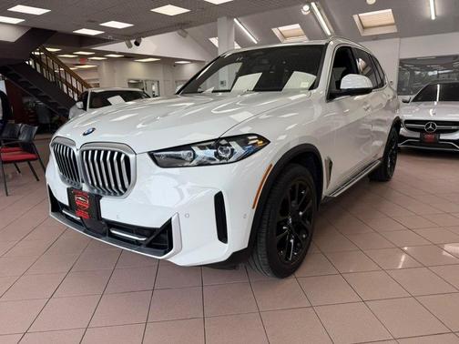 Alpine White 2026 BMW X5 xDrive40i Sports Activity Vehicle