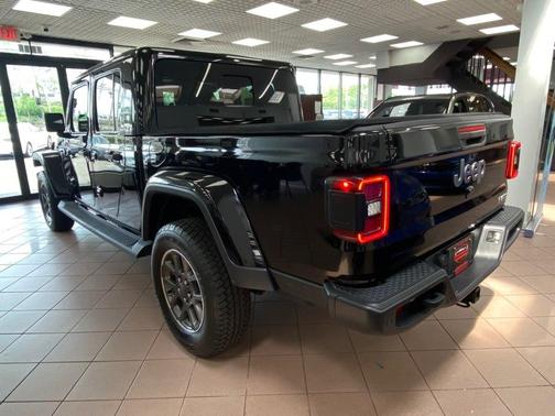 Black 2020 Jeep Gladiator Overland