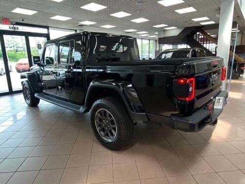 Black 2020 Jeep Gladiator Overland