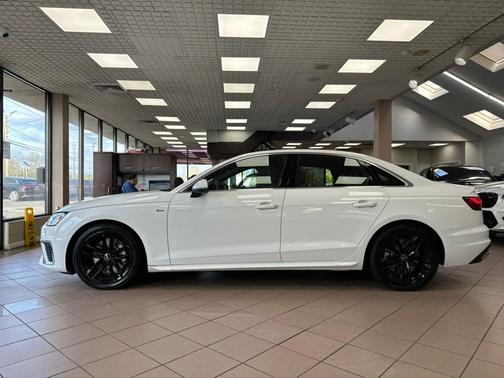 2022 Audi A4 45 S line Premium Plus