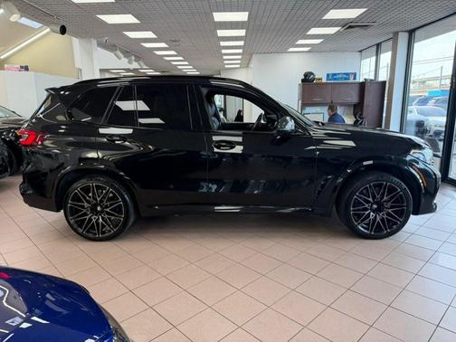 Black Sapphire Metallic 2021 BMW X5 M Base