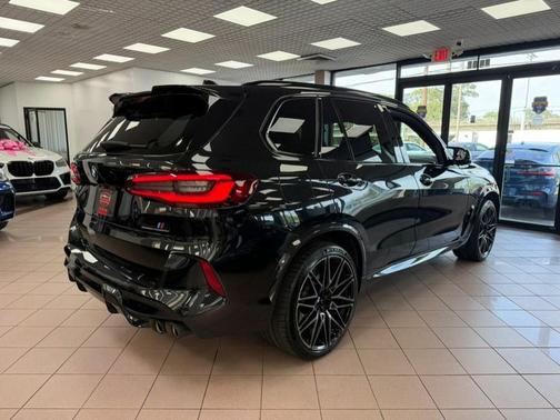 Black Sapphire Metallic 2021 BMW X5 M Base