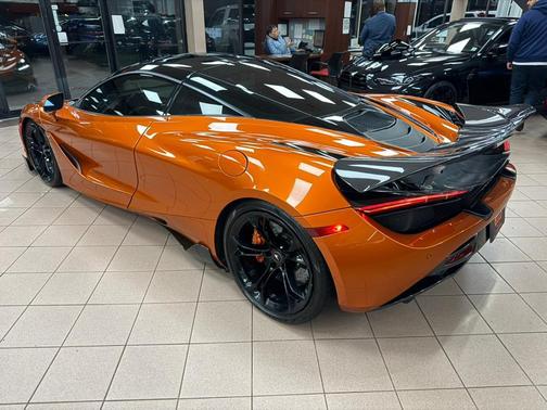 2019 McLaren 720S Base