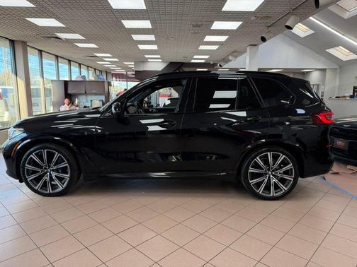 Black Sapphire Metallic 2022 BMW X5 xDrive40i Sports Activity Vehicle
