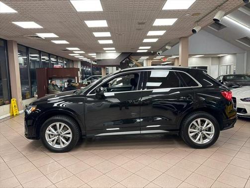 2023 Audi Q3 S line Premium 45 TFSI quattro