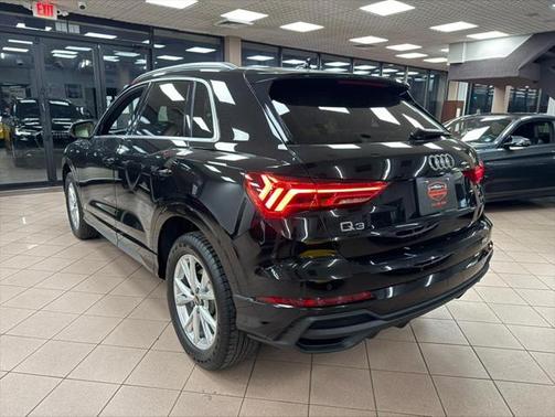 2023 Audi Q3 S line Premium 45 TFSI quattro