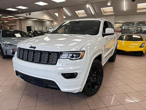 2022 Jeep Grand Cherokee Laredo