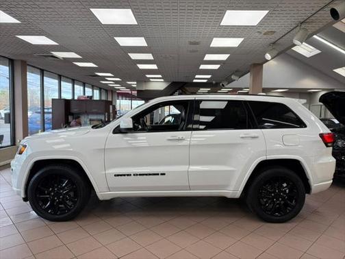2022 Jeep Grand Cherokee Laredo