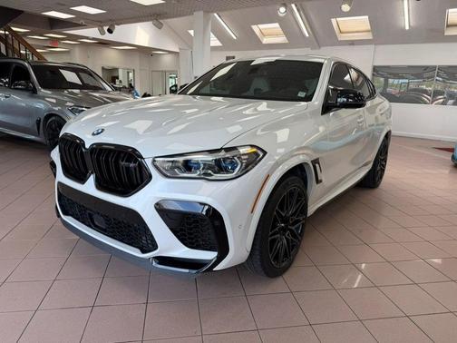 Mineral White Metallic 2021 BMW X6 M Sports Activity Coupe