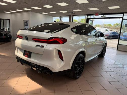 Mineral White Metallic 2021 BMW X6 M Sports Activity Coupe