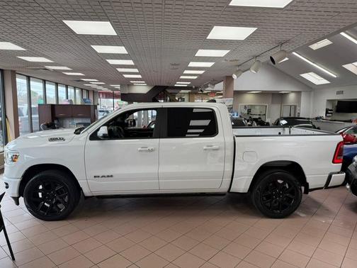 Bright White Clearcoat 2024 RAM 1500 Laramie