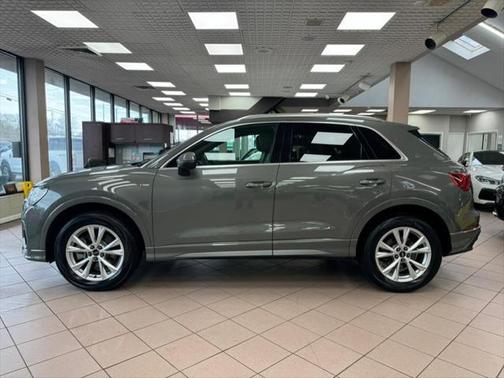 2023 Audi Q3 S line Premium 45 TFSI quattro