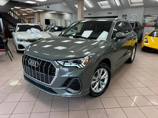 2023 Audi Q3 S line Premium 45 TFSI quattro