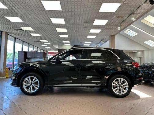 2023 Audi Q3 S line Premium 45 TFSI quattro