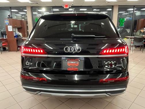 2024 Audi Q7 45 Premium Plus