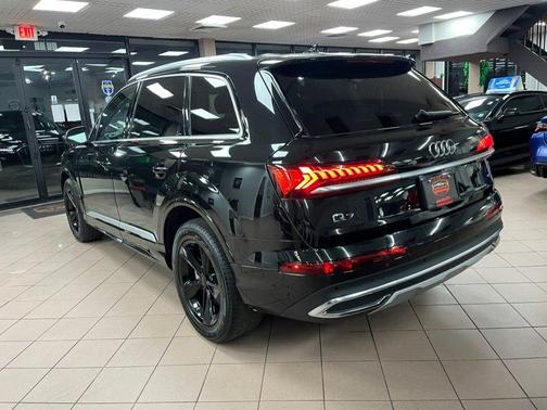 2024 Audi Q7 45 Premium Plus