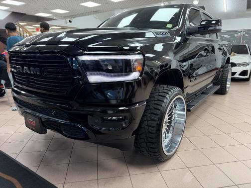 Diamond Black Crystal Pearl 2023 RAM 1500 Sport