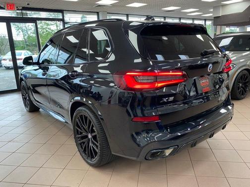Black Sapphire Metallic 2023 BMW X5 xDrive40i Sports Activity Vehicle